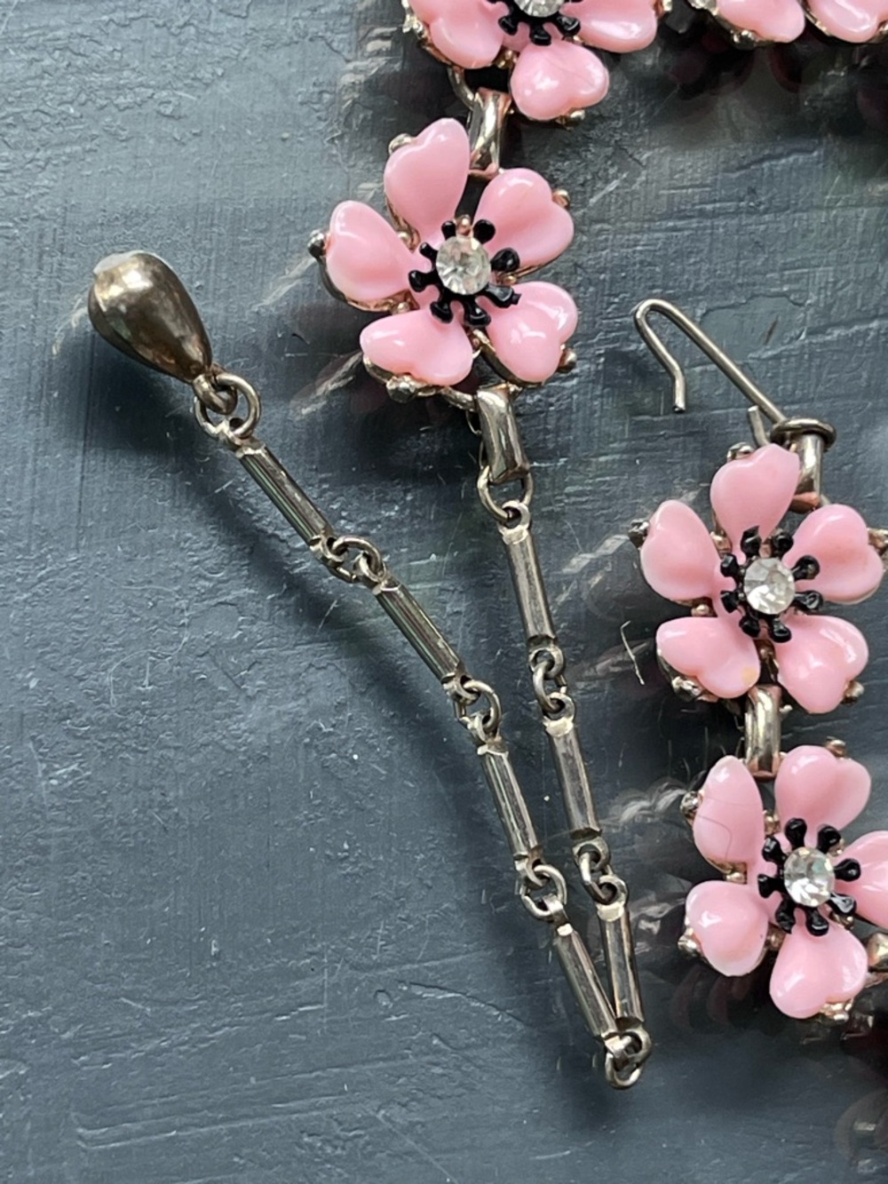 N345 Elegant Pink and Black Floral Mid Century Modern Necklace Foldover Clasp